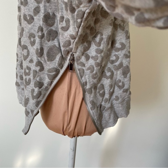 Rails Marlo Flocked Heather Grey Leopard Print Side Zip Pullover Sweatshirt Sz L - Picture 4 of 12